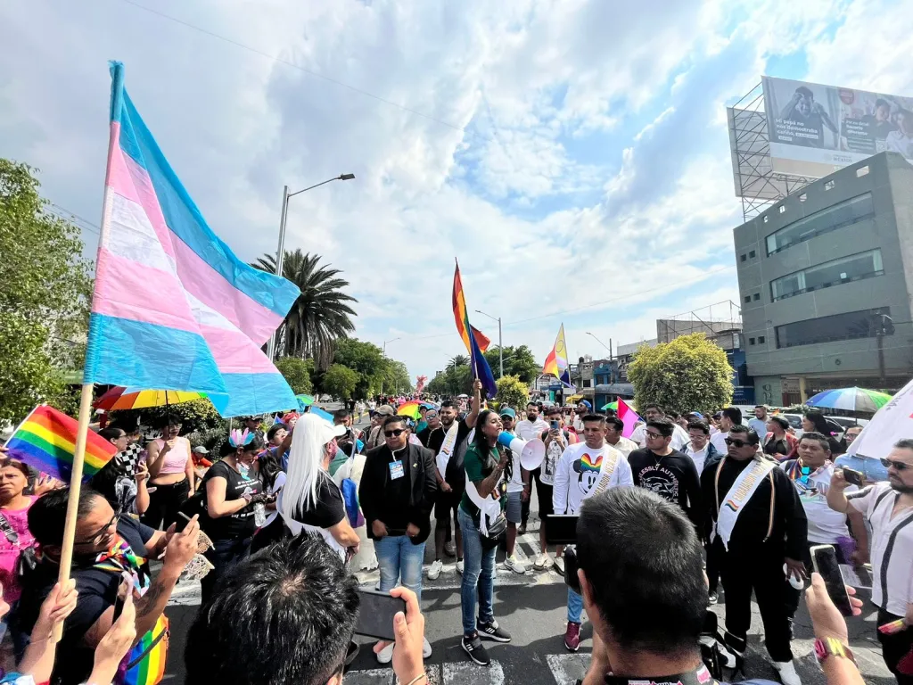 Durante la Tercera Marcha de la Diversidad Sexual en Nezahualcóyotl ...