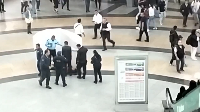 Cae sujeto del segundo piso de Plaza Forum y muere tras ser ...