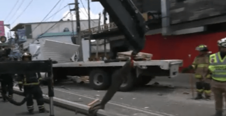 En la CDMX Tráiler quedó Prensado tras Chocar contra poste – EL LIBERAL ...