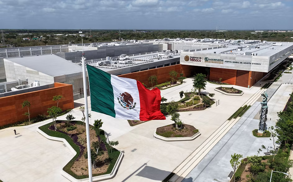 claudia-sheinbaum-inaugura-el-hospital-mas-grande-del-sureste-y-promete-salud-gratuita-y-digna-para-millones-de-mexic-anos-avif