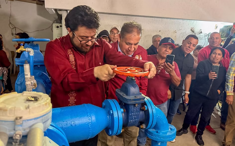 isaac-montoya-entrega-huellas-de-la-transformacion-77-y-78-en-san-jose-de-los-leones-avif