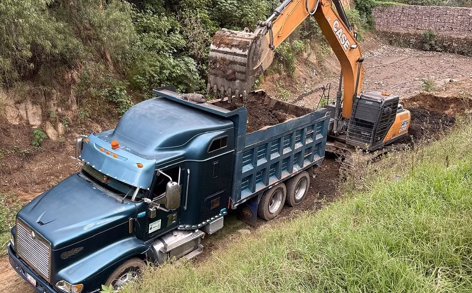 pedro-rodriguez-refuerza-blindaje-contra-inundaciones-en-atizapan-con-limpieza-estrategica-de-vaso-regulador-avif