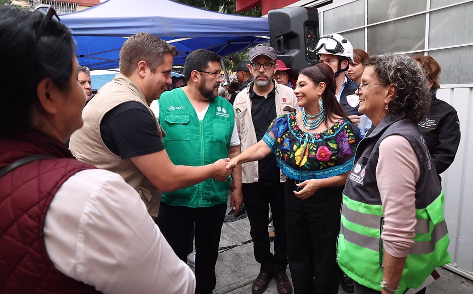 explosion-en-alvaro-obregon-deja-dos-muertos-y-ocho-hospitalizados-15-familias-perdieron-sus-viviendas-avif