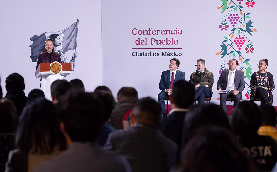 sheinbaum-anuncia-400-mil-nuevos-estudiantes-de-preparatoria-y-becas-para-22-millones-de-alumnos-en-2026-avif